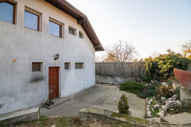Eladó családi ház, Fóton 239.999 M Ft, 6 szobás