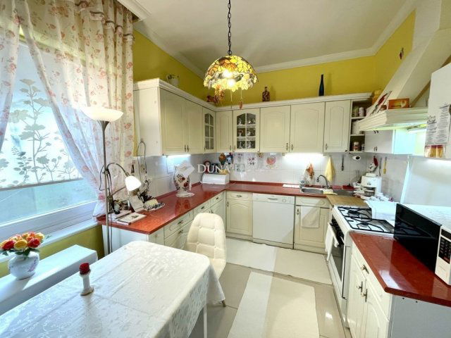 Eladó családi ház, Izsákon 80 M Ft, 4 szobás