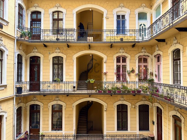 Eladó téglalakás, Budapesten, VII. kerületben, Király utcában