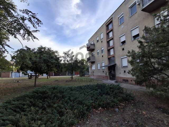 Eladó téglalakás, Kecskeméten 32 M Ft, 2 szobás