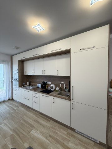 Eladó téglalakás, Várpalotán 82.9 M Ft, 4 szobás