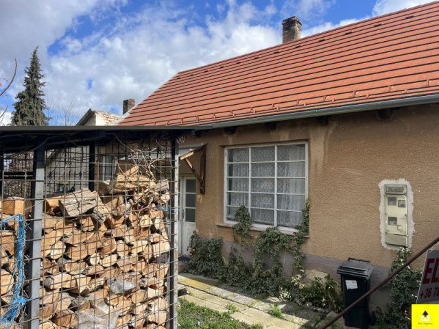 Eladó családi ház, Csepregen 24.9 M Ft, 1 szobás