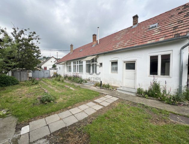 Eladó családi ház, Szekszárdon 30 M Ft, 4 szobás