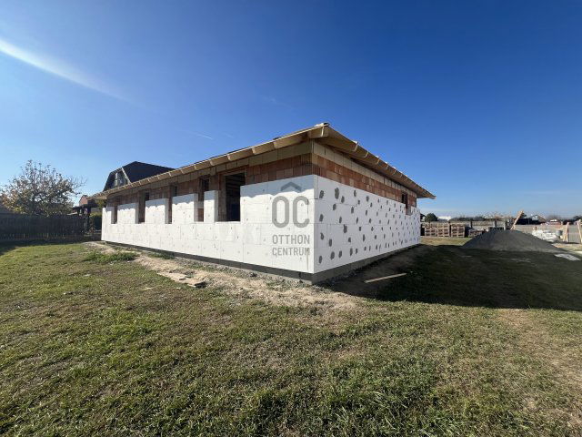 Eladó családi ház, Szigetszentmiklóson 129.9 M Ft, 5 szobás