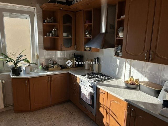 Eladó téglalakás, Budapesten, XVIII. kerületben 93 M Ft