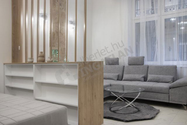 Kiadó téglalakás, albérlet, V. kerületben, Október 6. utcában