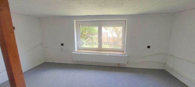 Eladó családi ház, Pécsett 31.9 M Ft, 4+1 szobás