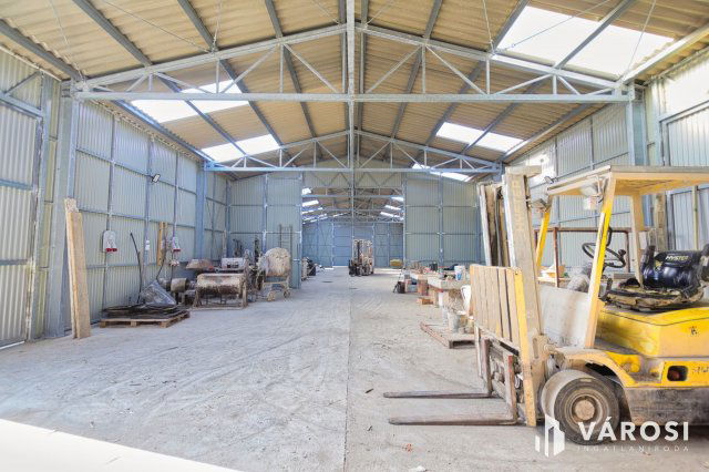 Eladó ipari ingatlan, Békéscsabán 160 M Ft