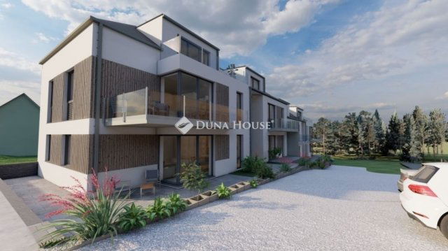 Eladó téglalakás, Várpalotán 74.75 M Ft, 3 szobás