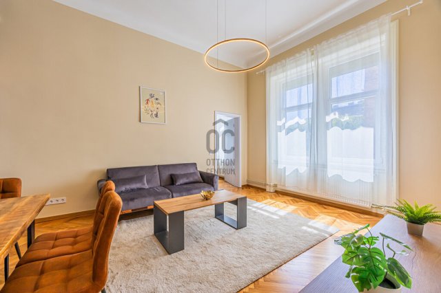 Eladó téglalakás, Budapesten, VI. kerületben 93 M Ft, 2 szobás