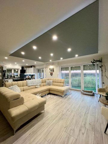 Eladó családi ház, Szentkirályszabadján 149 M Ft, 3 szobás