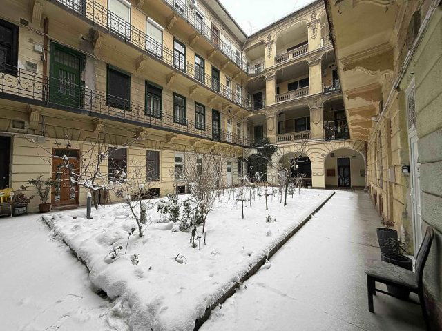 Eladó téglalakás, Budapesten, VII. kerületben, Peterdy utcában