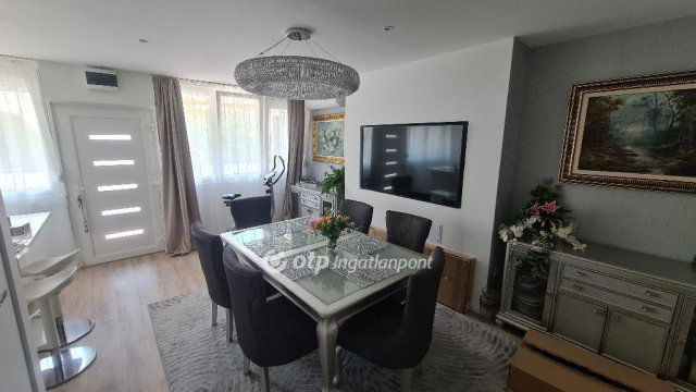 Eladó téglalakás, Egerben 79 M Ft, 2 szobás