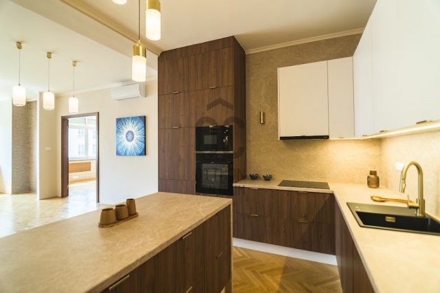 Eladó téglalakás, Budapesten, II. kerületben 164 M Ft, 3 szobás