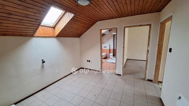 Eladó családi ház, Siófokon 159.9 M Ft, 7 szobás