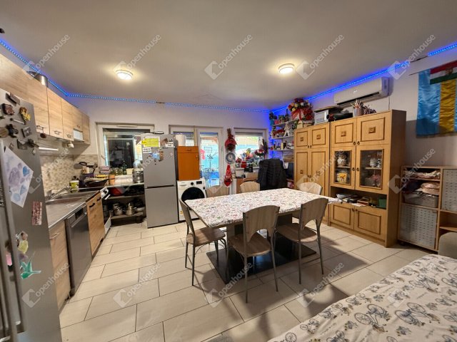 Eladó téglalakás, Szigetszentmiklóson 93 M Ft, 4 szobás