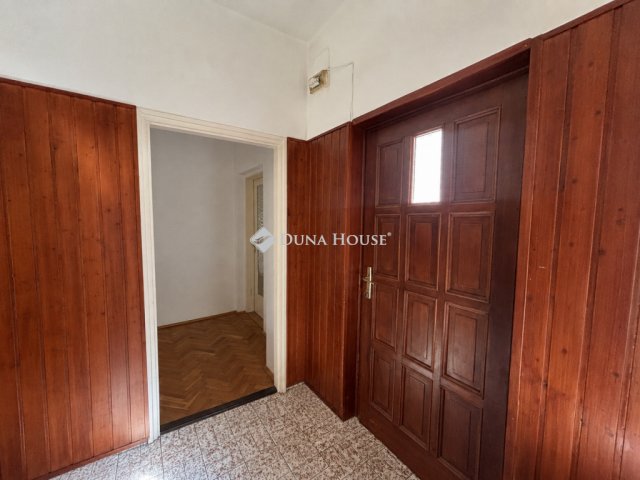 Eladó családi ház, Esztergomban, Besze János utcában 78.9 M Ft