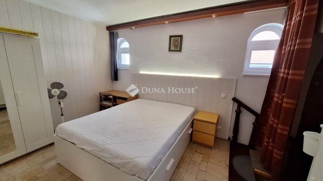 Eladó családi ház, Székesfehérvárott 169 M Ft, 8 szobás