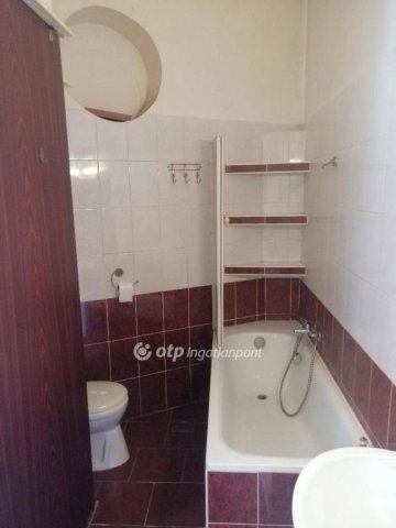 Eladó téglalakás, Budapesten, VIII. kerületben 39.999 M Ft