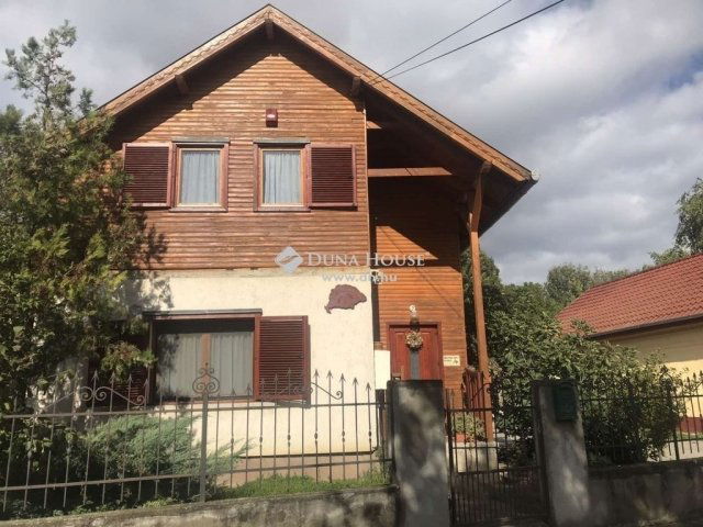 Eladó családi ház, Úrin 59.9 M Ft, 3+1 szobás