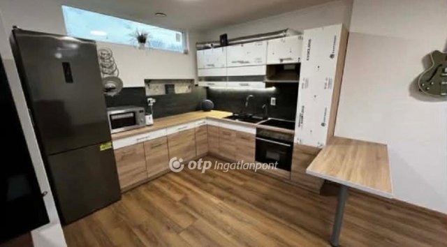 Eladó családi ház, Taksonyon 99 M Ft, 1+1 szobás