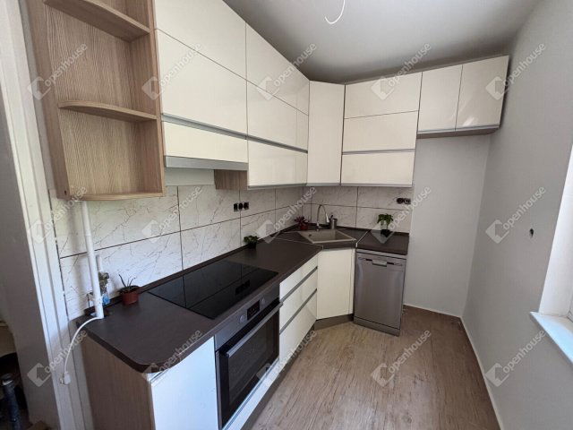 Eladó panellakás, Győrött 47 M Ft, 2 szobás
