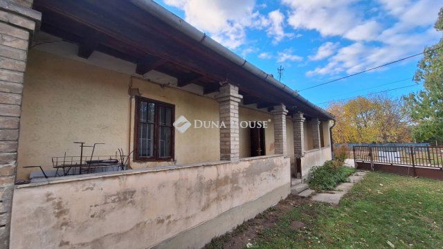 Eladó családi ház, Cecén 14.99 M Ft, 2 szobás