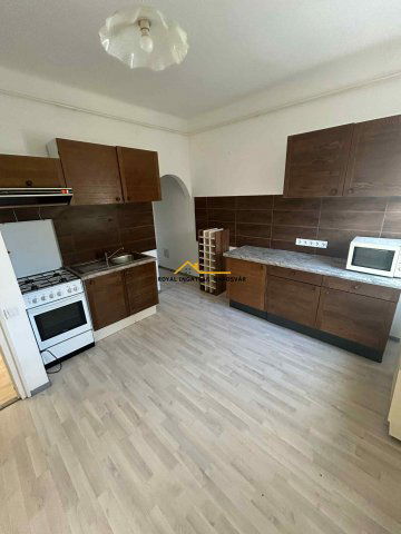 Eladó téglalakás, Kaposváron, Zárda közben 30 M Ft, 1+1 szobás