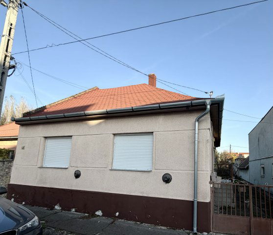 Eladó családi ház, Pécsett 34.99 M Ft, 3+1 szobás