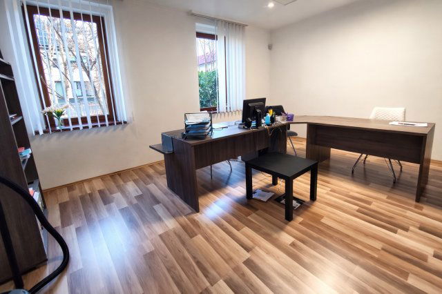 Eladó téglalakás, Győrött 109.99 M Ft, 3 szobás