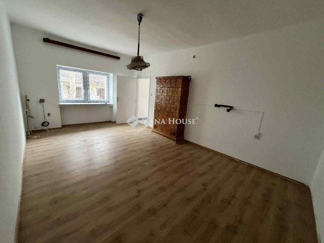 Eladó téglalakás, Mosonmagyaróváron 34.9 M Ft, 2 szobás