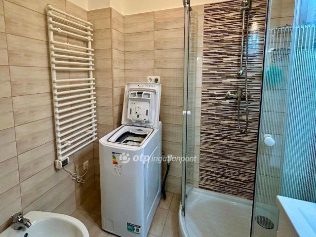 Eladó téglalakás, Keszthelyen 58.9 M Ft, 3 szobás