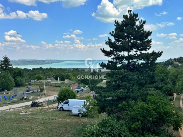Eladó családi ház, Balatonalmádiban 115 M Ft, 3+1 szobás