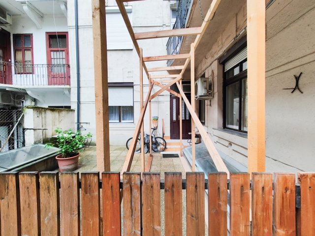 Eladó téglalakás, Budapesten, VI. kerületben 78.5 M Ft, 3 szobás
