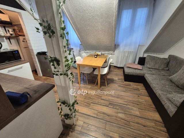 Eladó téglalakás, Orosházán 21.9 M Ft, 1+1 szobás