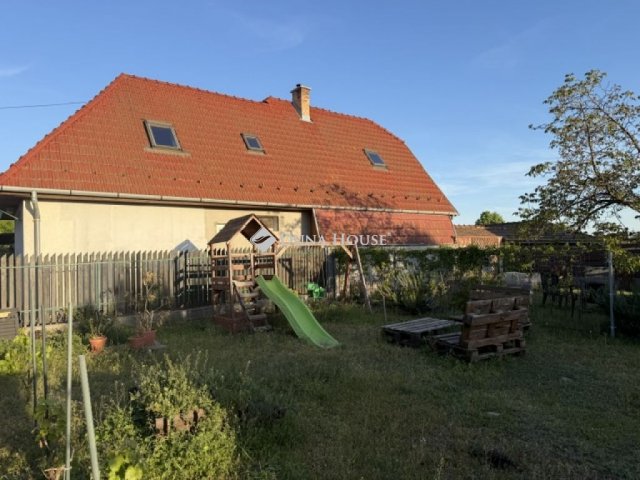 Eladó téglalakás, Dunakeszin, Hunyadi János utcában 65.9 M Ft