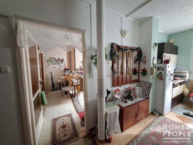 Eladó téglalakás, Szegeden 48.5 M Ft, 2 szobás