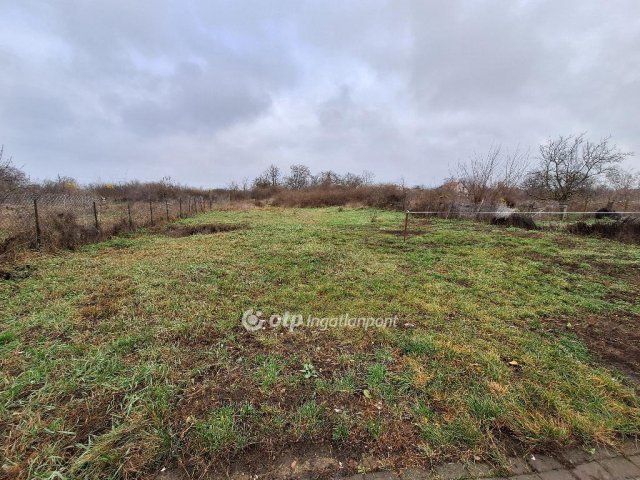 Eladó családi ház, Tiszaigaron 9.9 M Ft, 2 szobás