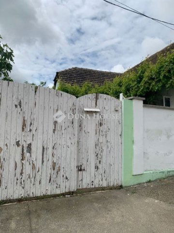 Eladó családi ház, Pakson 55 M Ft, 5 szobás