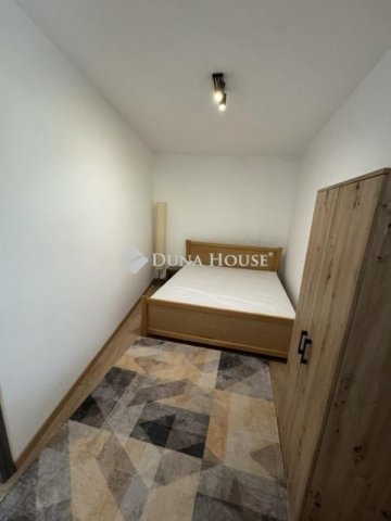 Eladó téglalakás, Pécsett 69.9 M Ft, 2 szobás