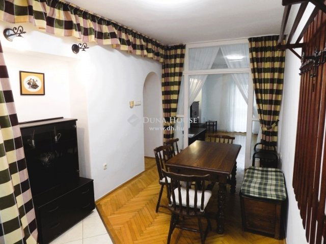 Eladó téglalakás, Debrecenben 85 M Ft, 3 szobás