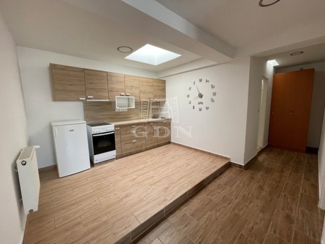 Kiadó téglalakás, albérlet, Székesfehérvárott 179 E Ft / hó