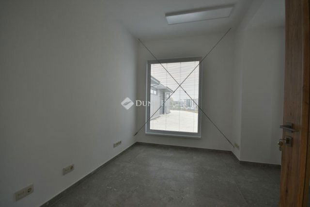 Kiadó ipari ingatlan, Alsónémediben 1700 E Ft / hó