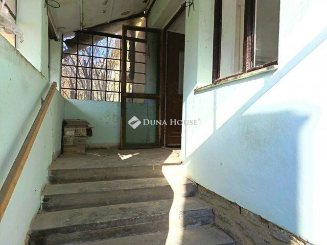 Eladó családi ház, Újkéren 21.5 M Ft, 2 szobás