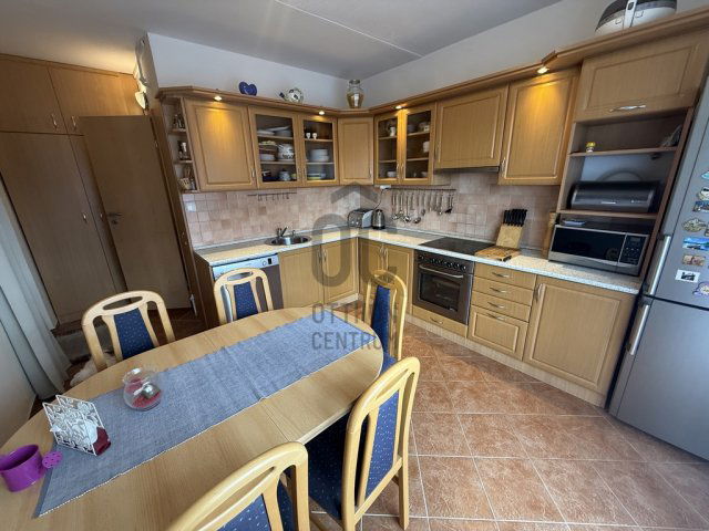 Eladó panellakás, Pécsett 59.35 M Ft, 3 szobás