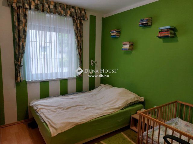 Eladó családi ház, Székesfehérvárott 145 M Ft, 6+2 szobás