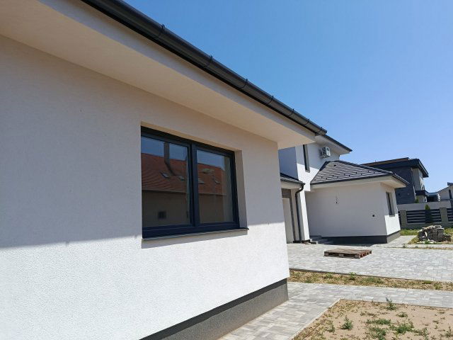 Eladó ikerház, Nyíregyházán 114 M Ft, 4 szobás