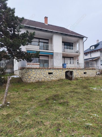 Eladó családi ház, Alsóörsön 159 M Ft, 7 szobás