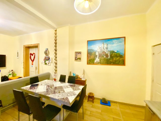 Eladó családi ház, Komáromban 56.5 M Ft, 2 szobás