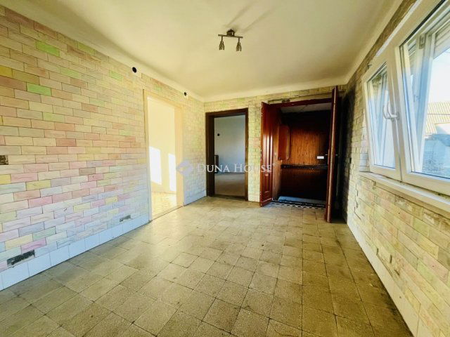 Eladó családi ház, Kondorfán 24.9 M Ft, 3 szobás